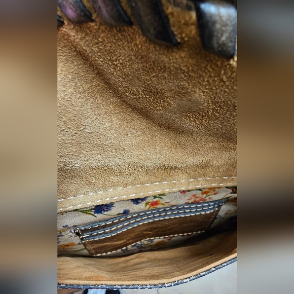 Patricia Nash Emeline Leather Crossbody Prarie Rose Floral Print EUC - Ink Marks - Picture 8 of 16